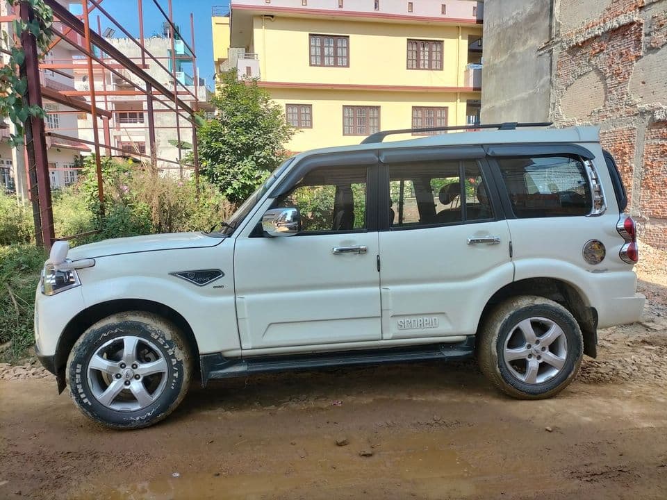 Mahindra Scorpio S11