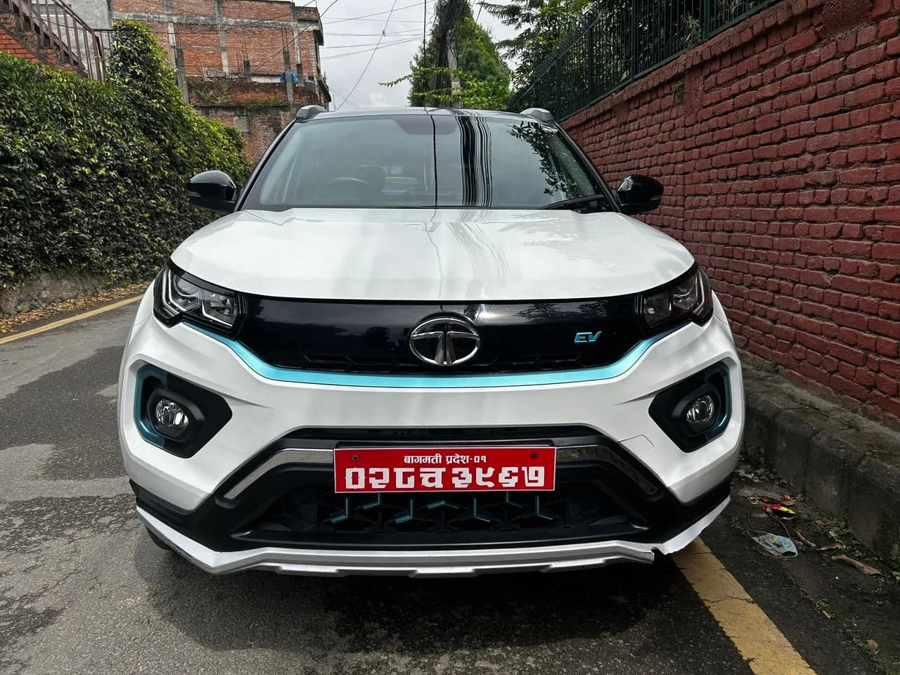 2023 Tata Nexon EV XZ+ LUX