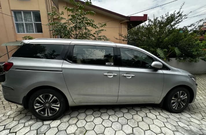 Kia Carnival 2018 model for sale