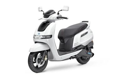 TVS iQube 2.2 kWh Pearl White