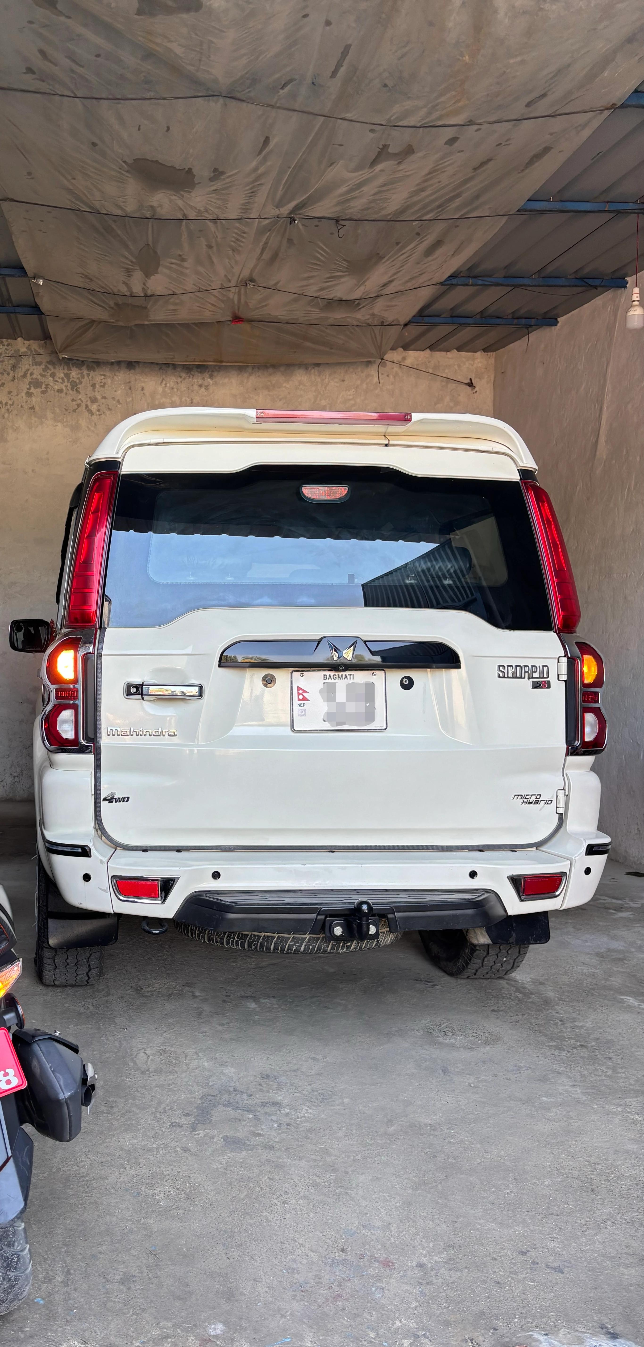 Mahindra Scorpio S5 4WD-3