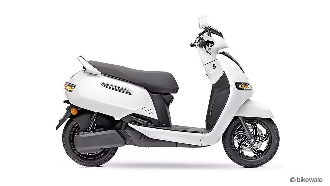 TVS iQube 3.0 Pearl White-3