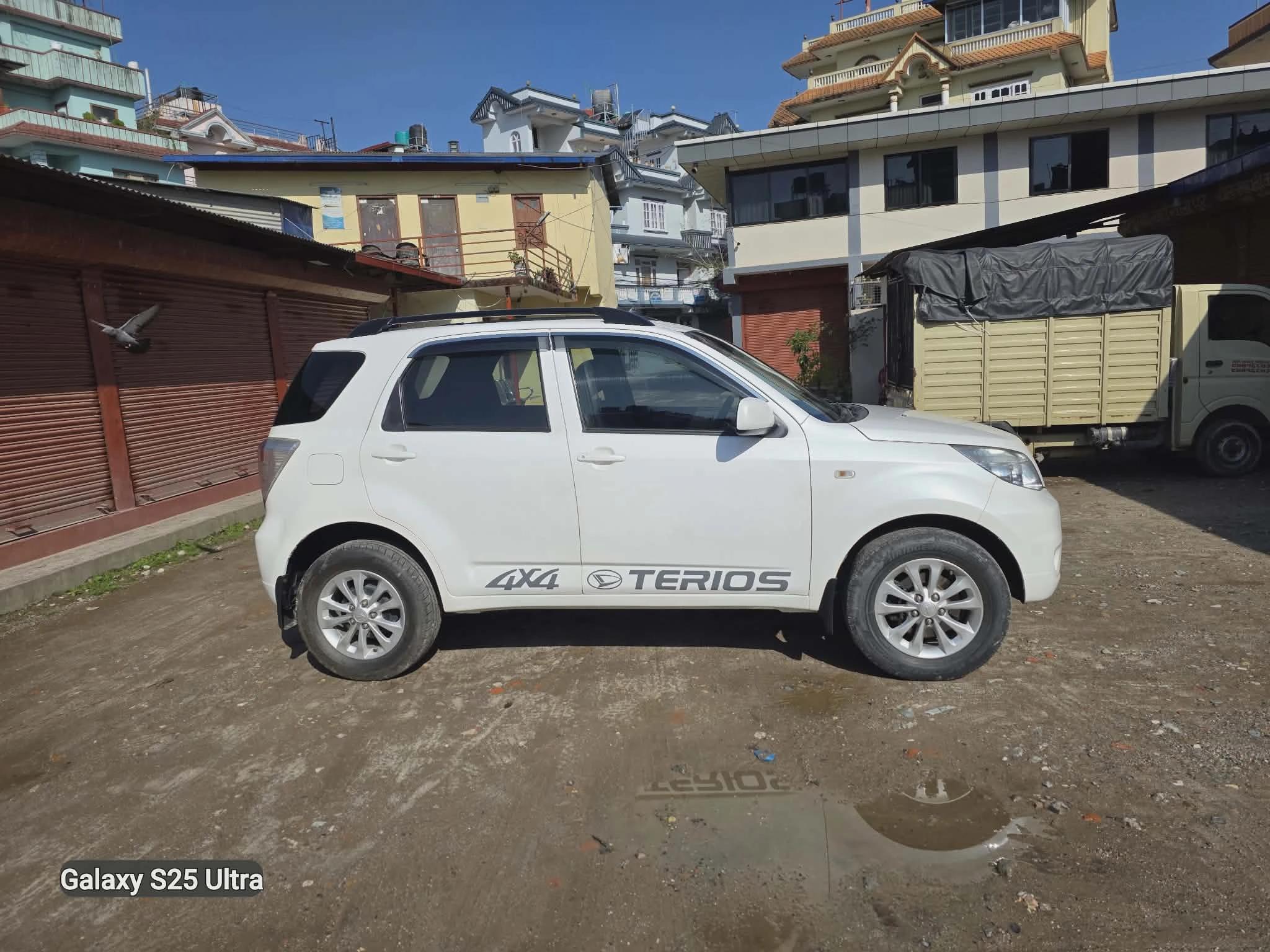 2010 Daihatsu Terios-2