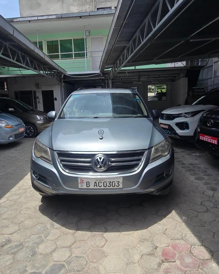 VOLKSWAGEN TIGUAN 2.0 2010-1