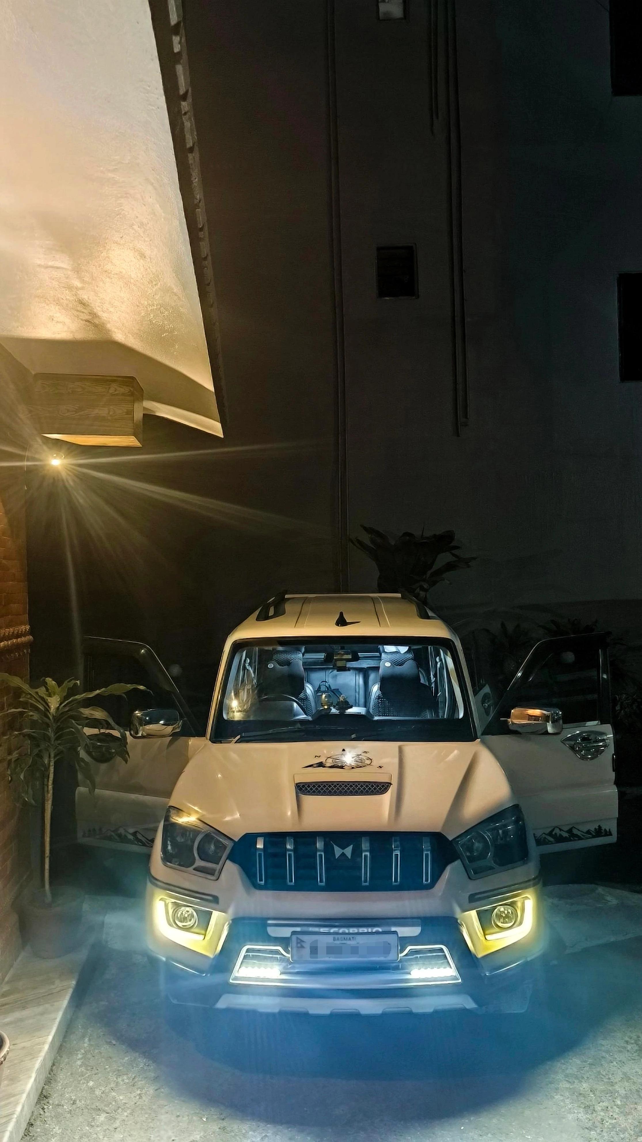 Mahindra Scorpio S5 4WD-2