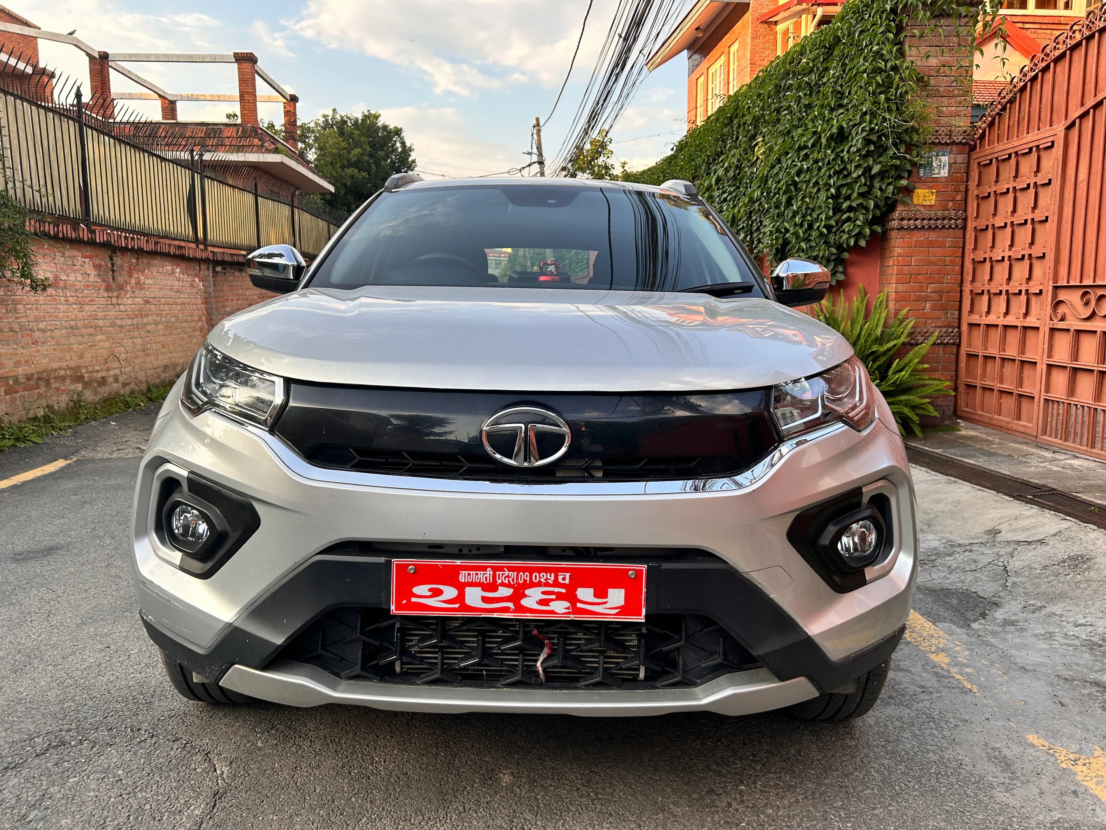 2021 Tata Nexon XZ+(s)