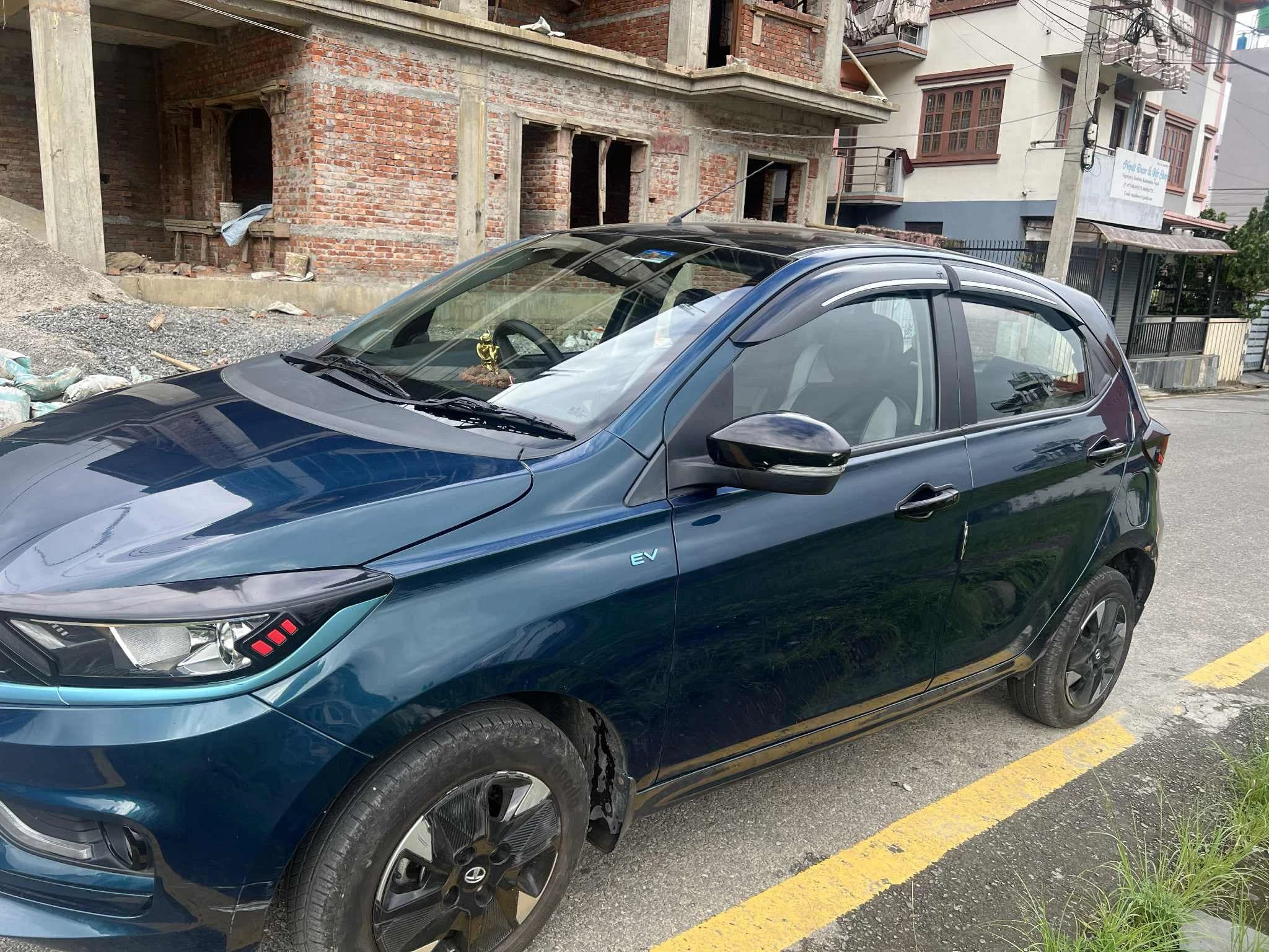 Tata Tiago EV LR XZ+ Tech Lux-2