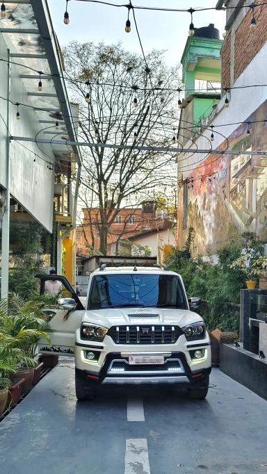 Mahindra Scorpio S5 4WD