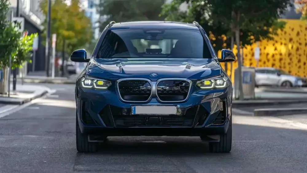 BMW IX3-2