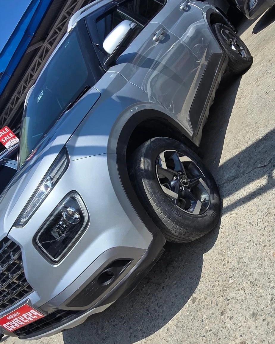 2021 Hyundai Venue S+-2