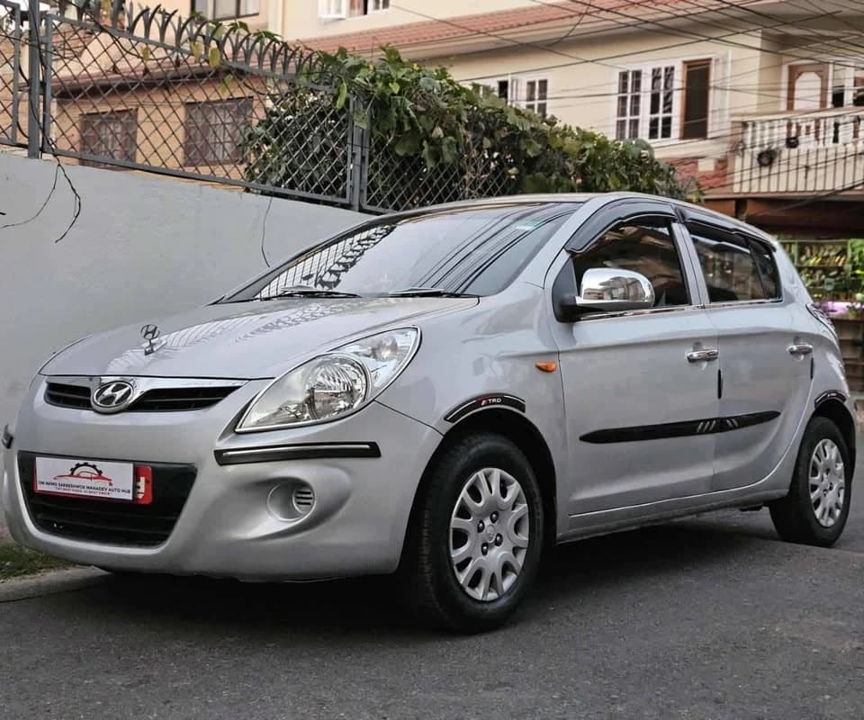 2010 Hyundai i20 Magna-2