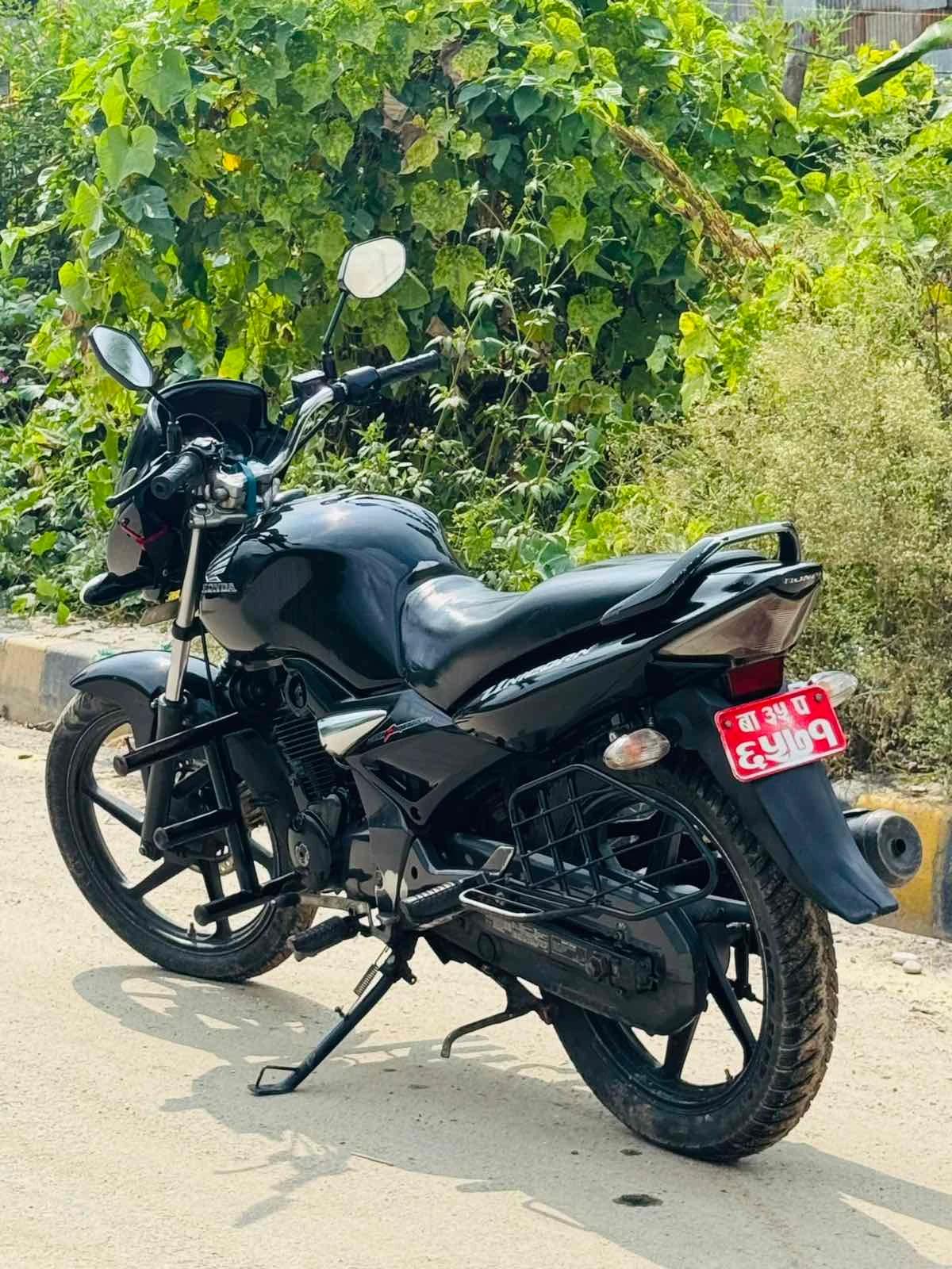 Honda CB Unicorn-3