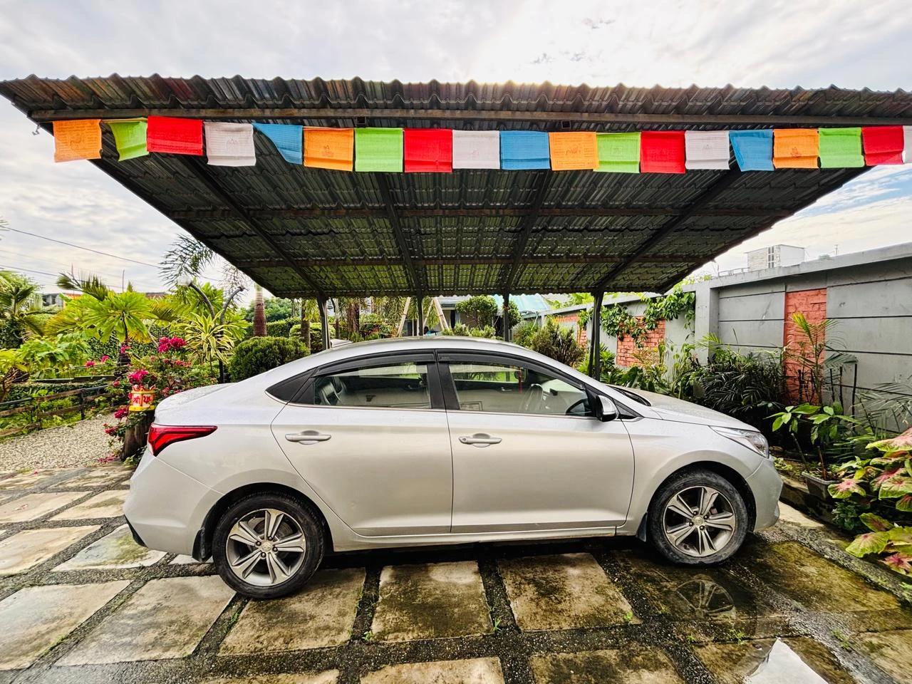 Hyundai Verna SX 2017-3