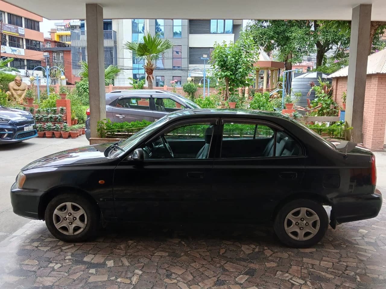 Hyundai Accent 2002 Car-2