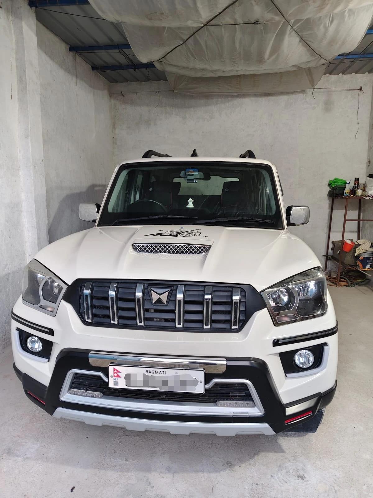 Mahindra Scorpio S5 4WD