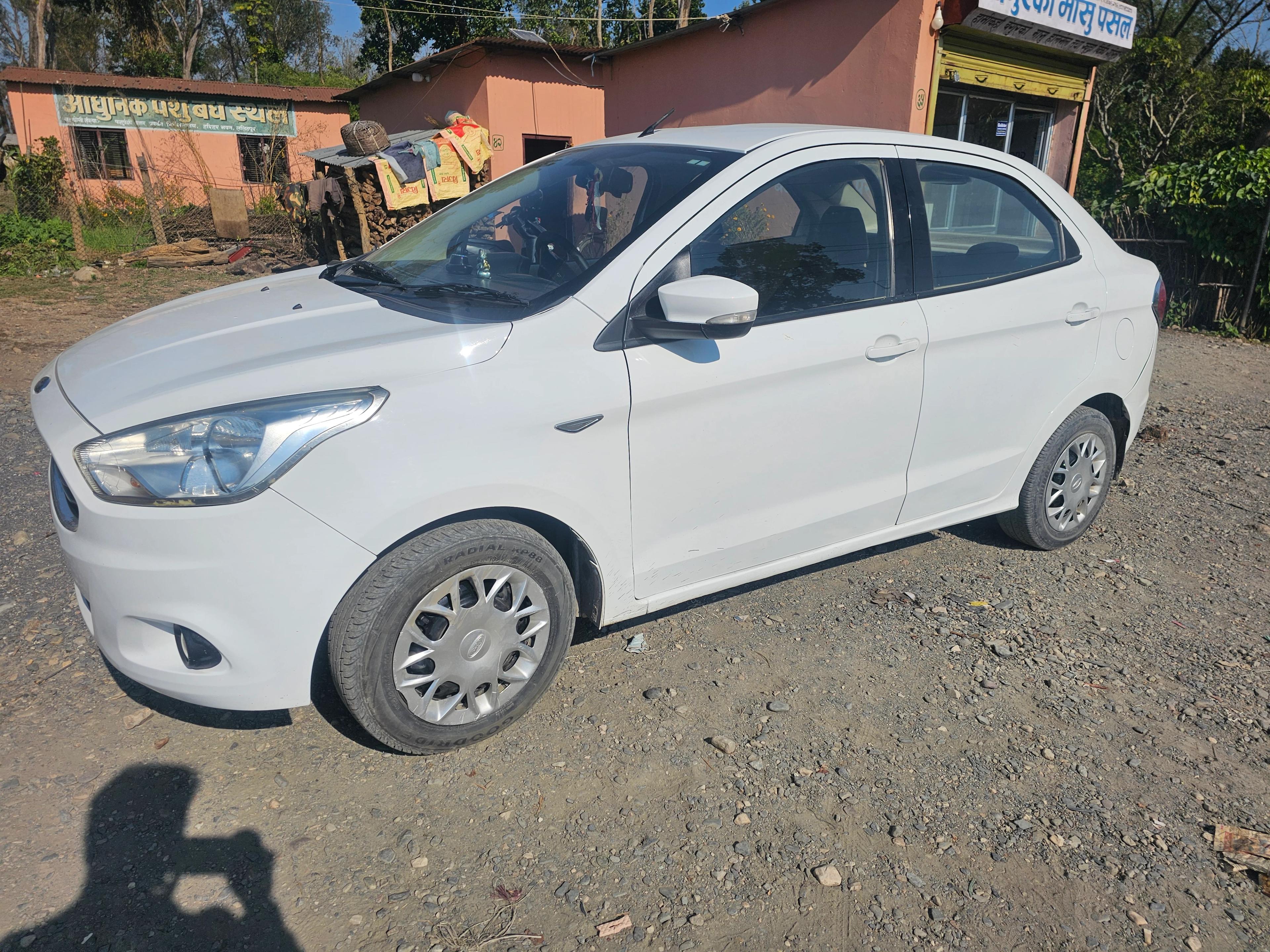 Ford Figo 2015-1