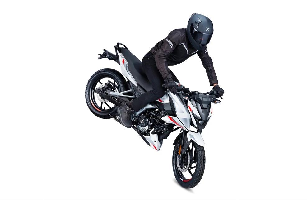 Bajaj Pulsar N150 BS6 Pearl Metallic White-3