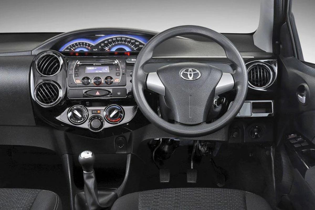 Toyota Etios Cross V 2014-1