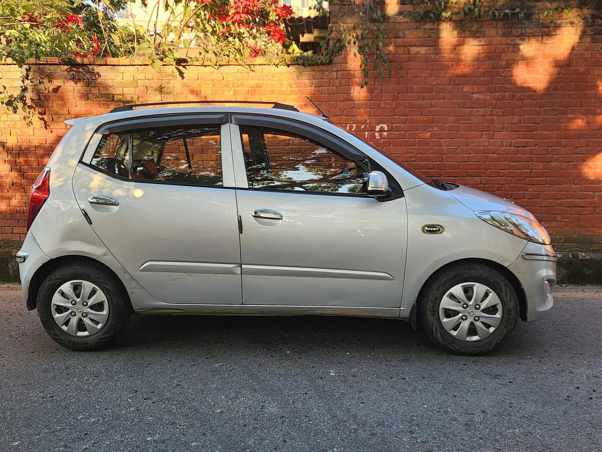Hyundai i10 Sportz O 2012-3