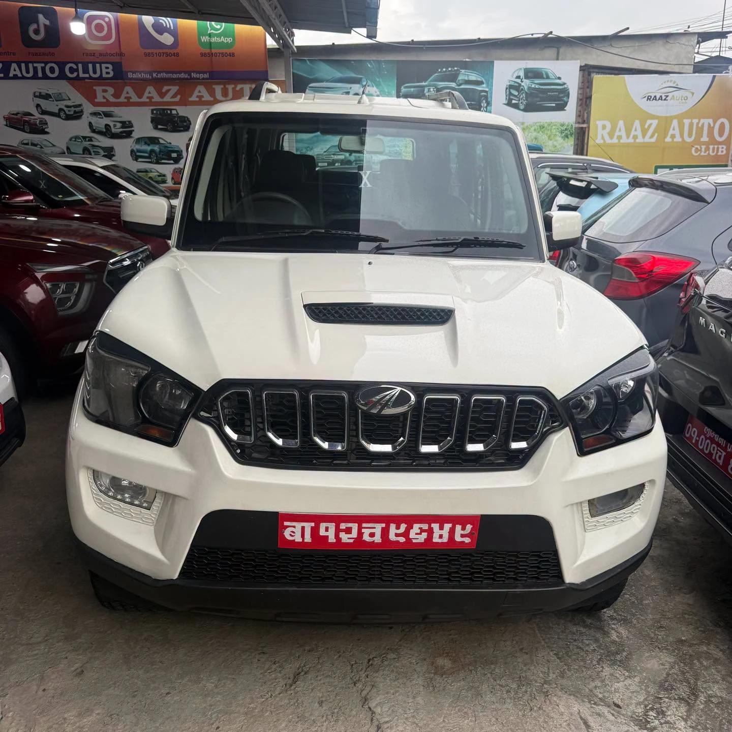 Mahindra Scorpio S6 2015-1