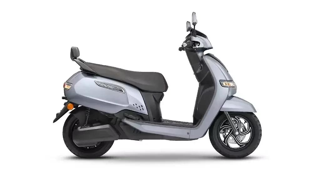 TVS iQube 2.2 kWh Titanium Grey-2