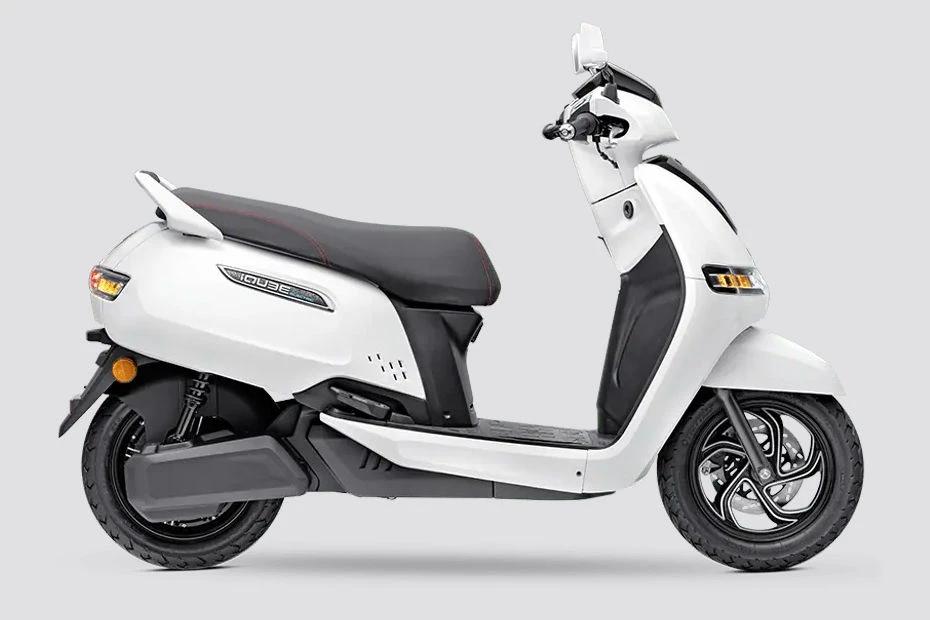 TVS iQube 2.2 kWh Pearl White-1