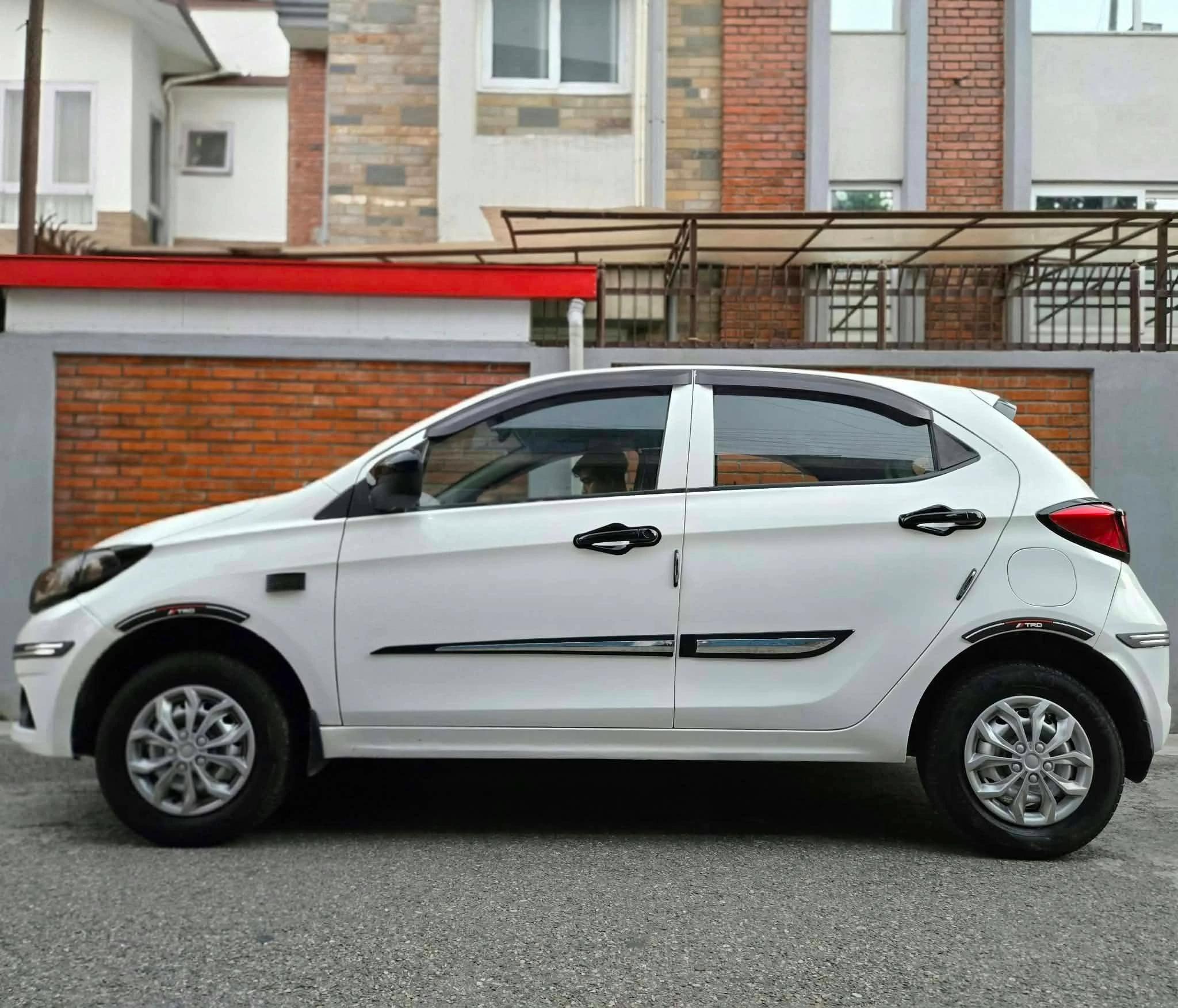TATA TIAGO XE 2017-2