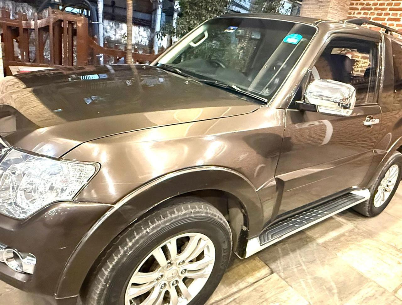 2017 Mitsubishi Pajero 3-Door-1