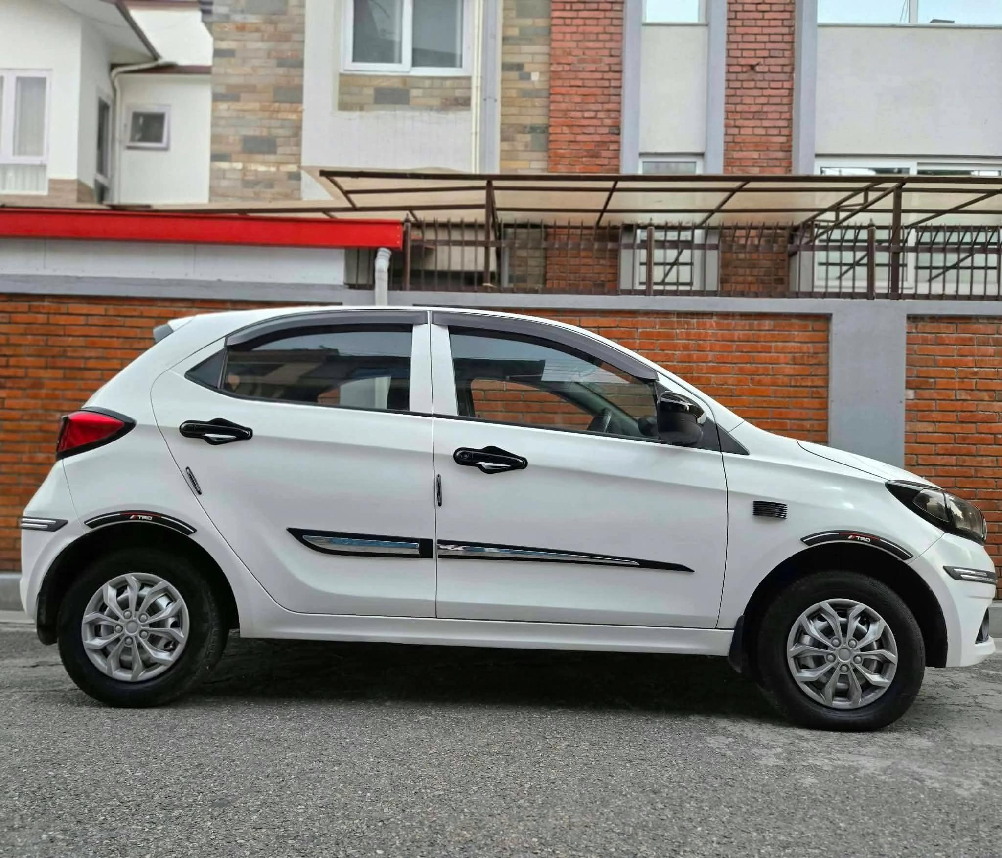TATA TIAGO XE 2017-3