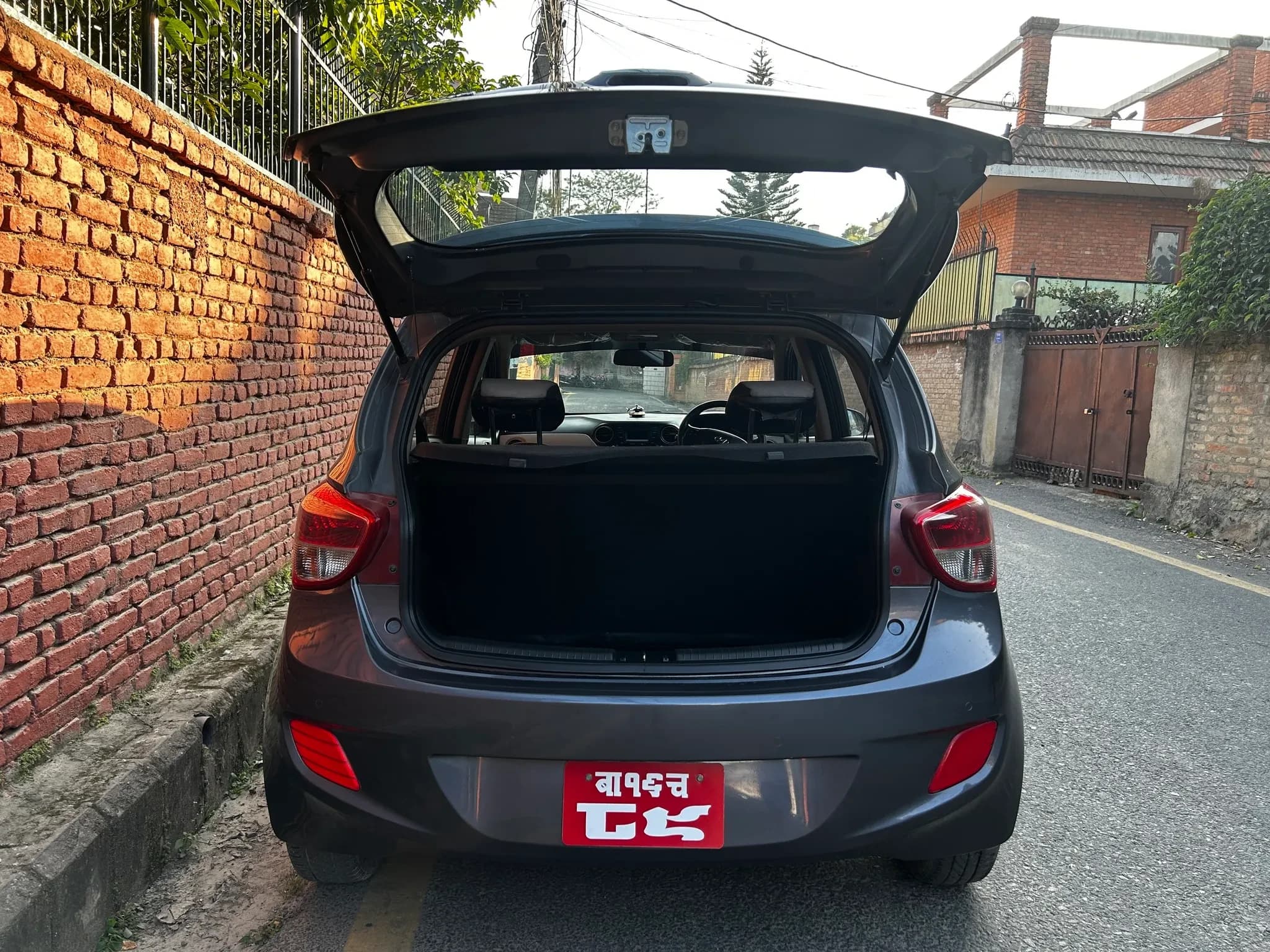2016 Hyundai Grand i10 Asta-2
