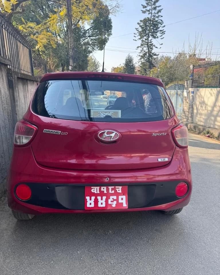 2017 Hyundai Grand i10 Sportz-1