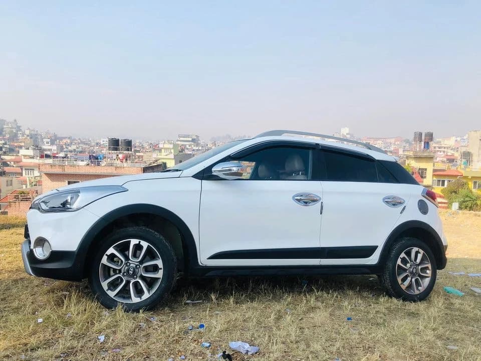 Hyundai i20 Active-1