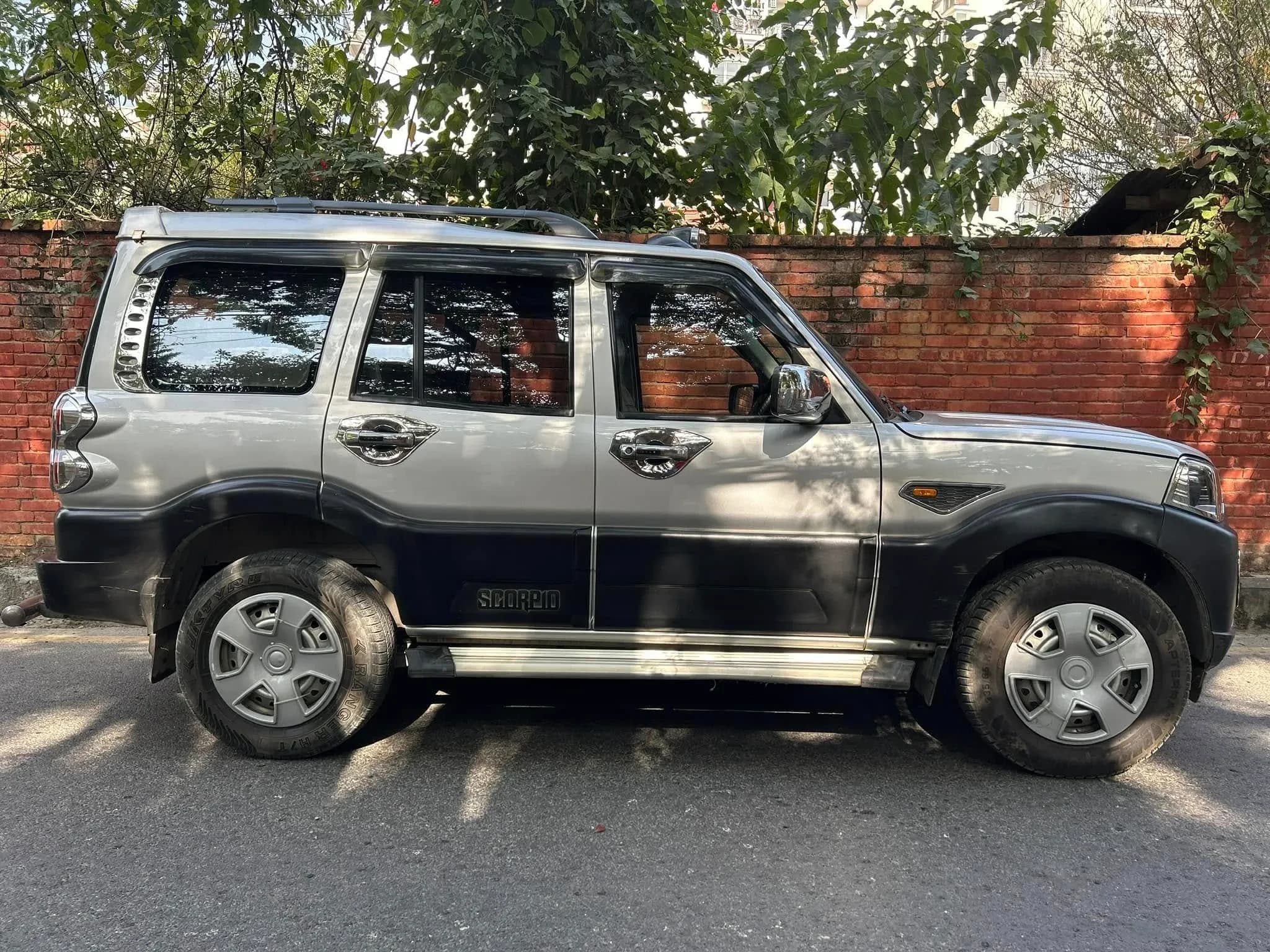 2016 Mahindra Scorpio S4+-1