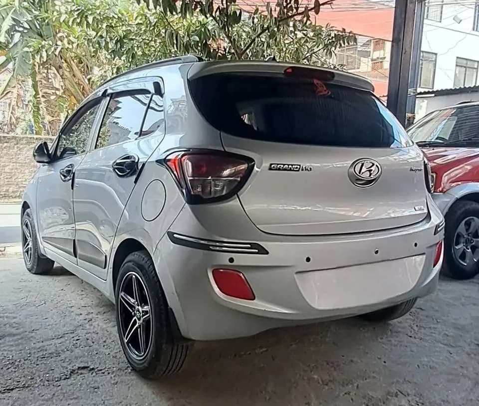 2014 Hyundai Grand i10 Magna-1