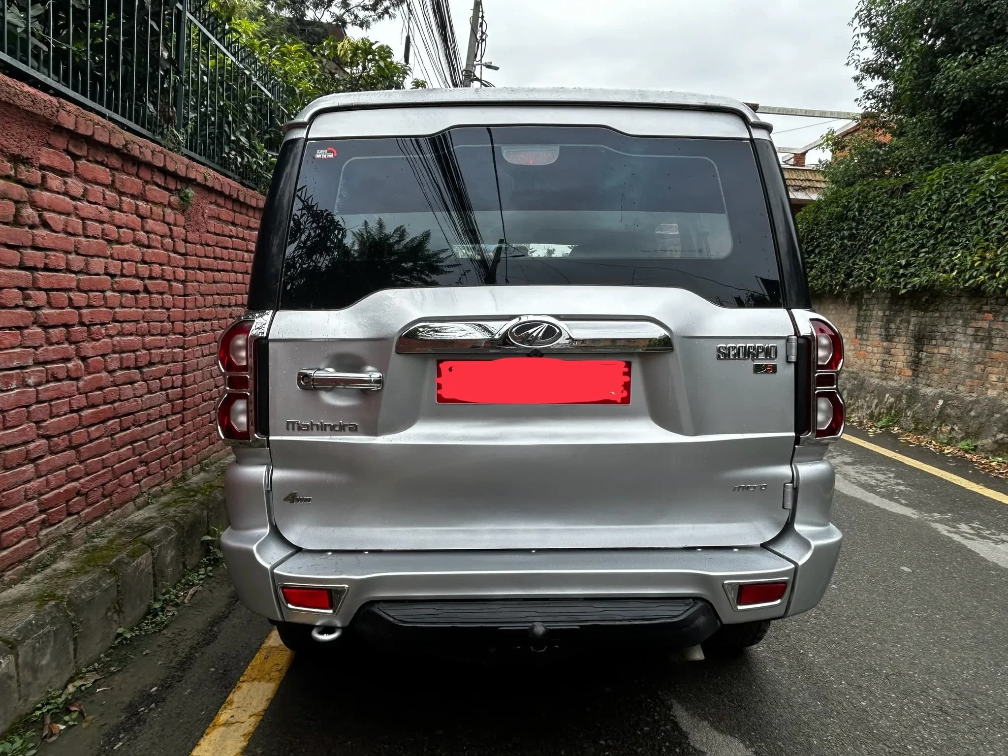 2018 Mahindra Scorpio S5-1