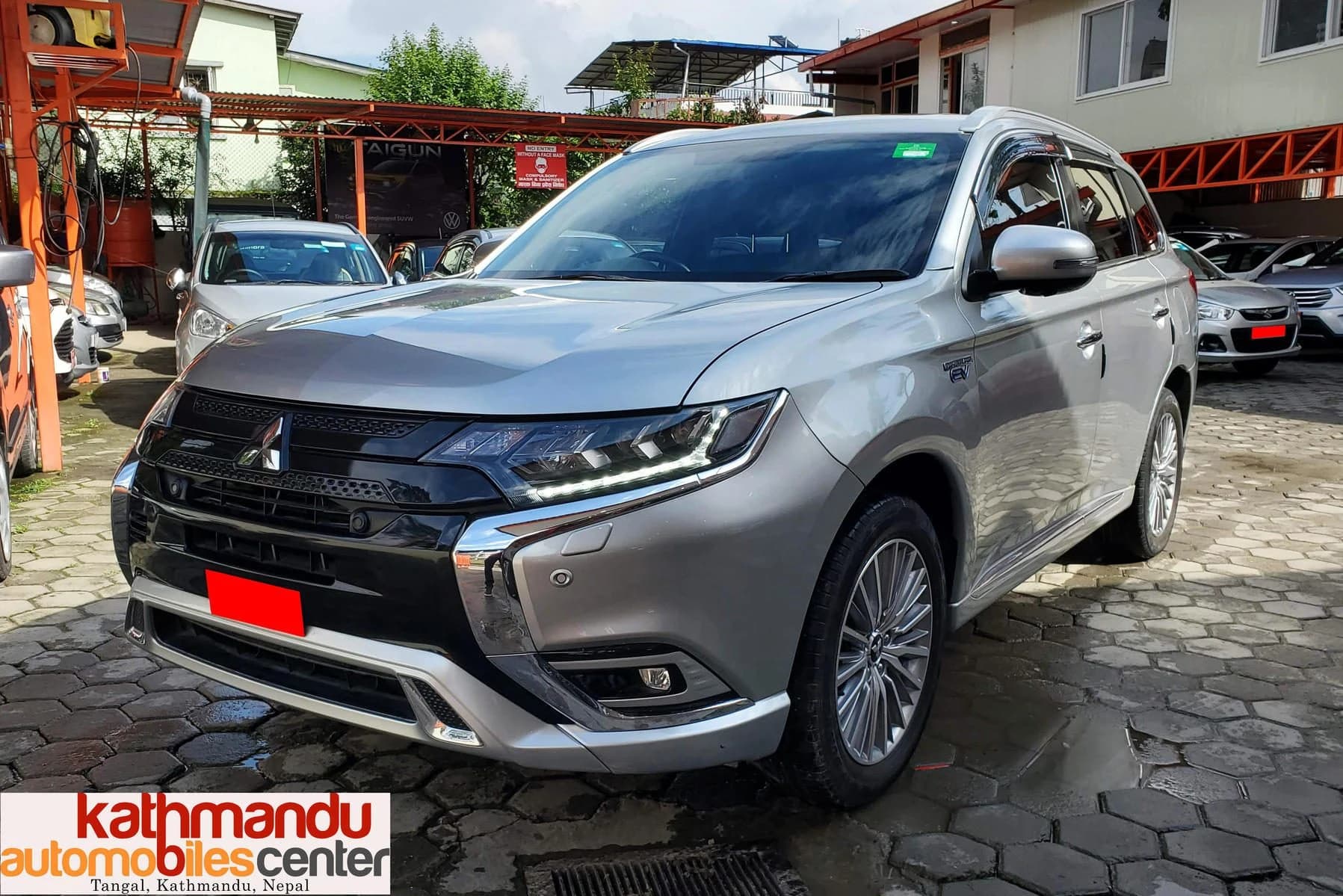 2020 Mitsubishi Outlander-1