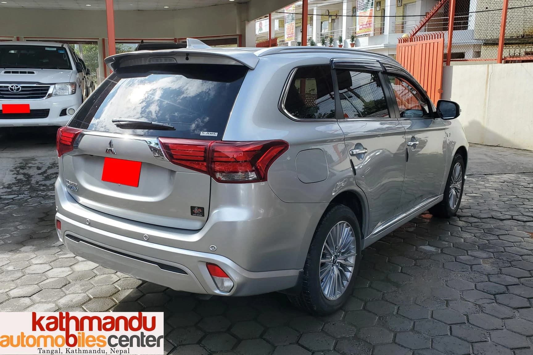 2020 Mitsubishi Outlander-2