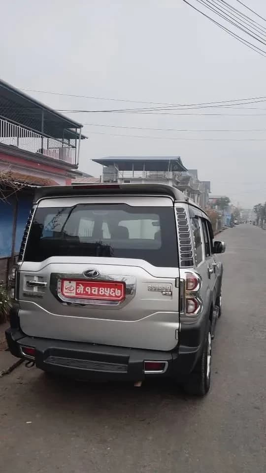 2016 Mahindra Scorpio S4-1