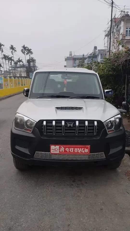 2016 Mahindra Scorpio S4