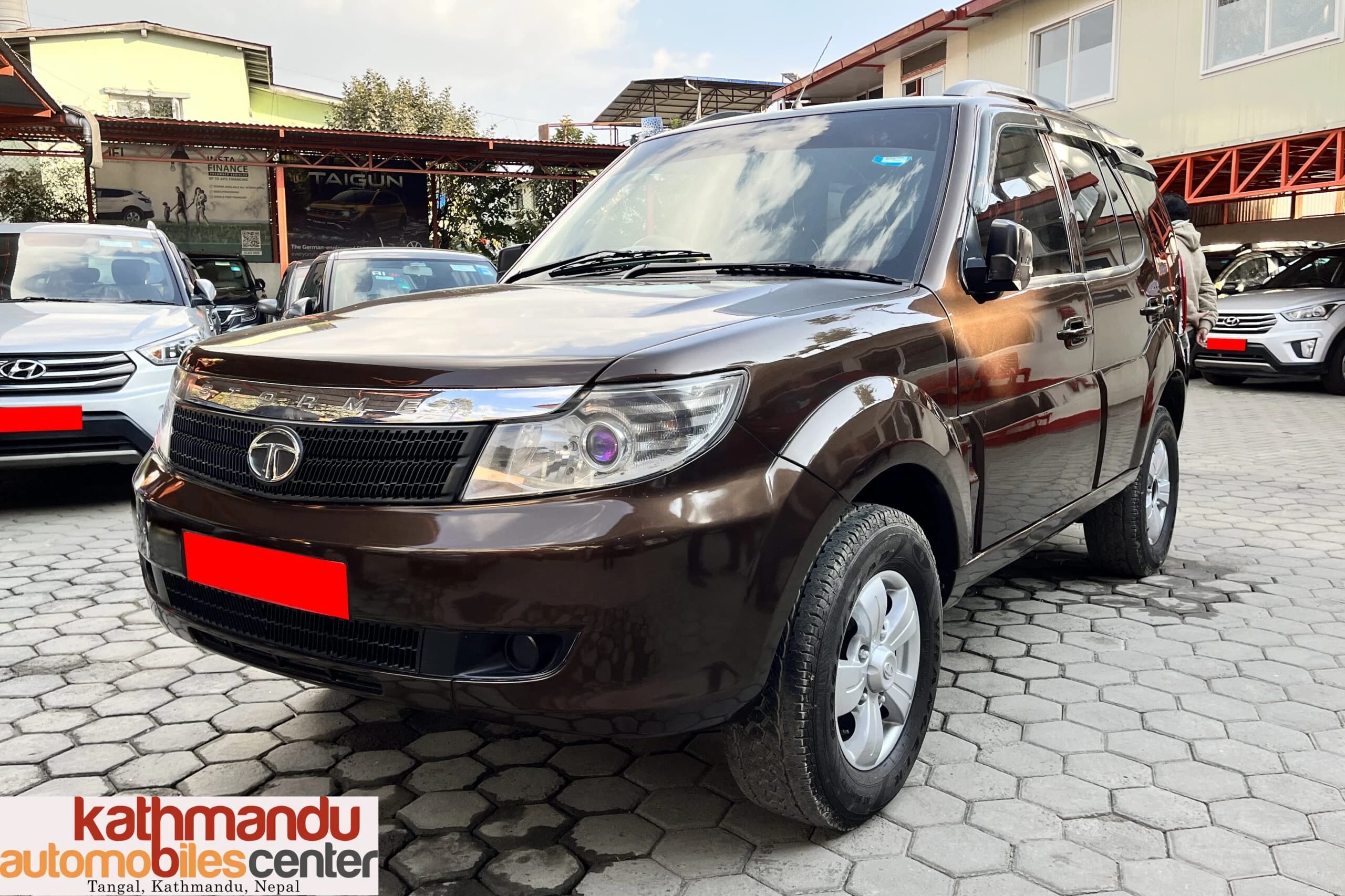 2014 Tata Safari Storme-1