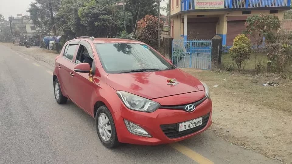 2013 Hyundai i20 Sportz-2