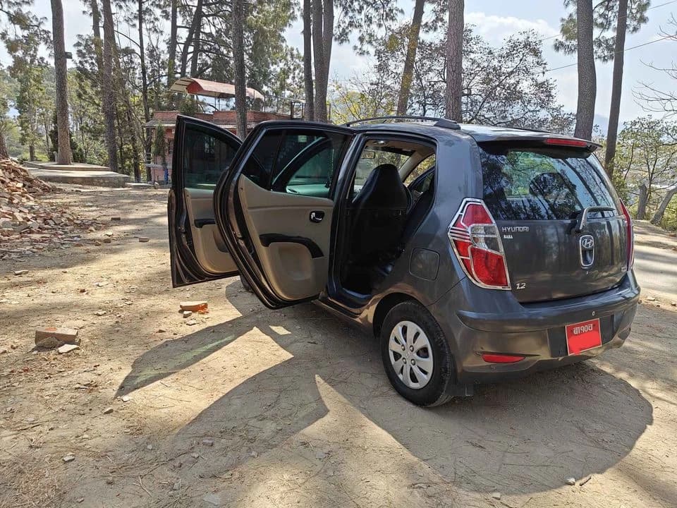 2012 Hyundai i10 Sportz-3