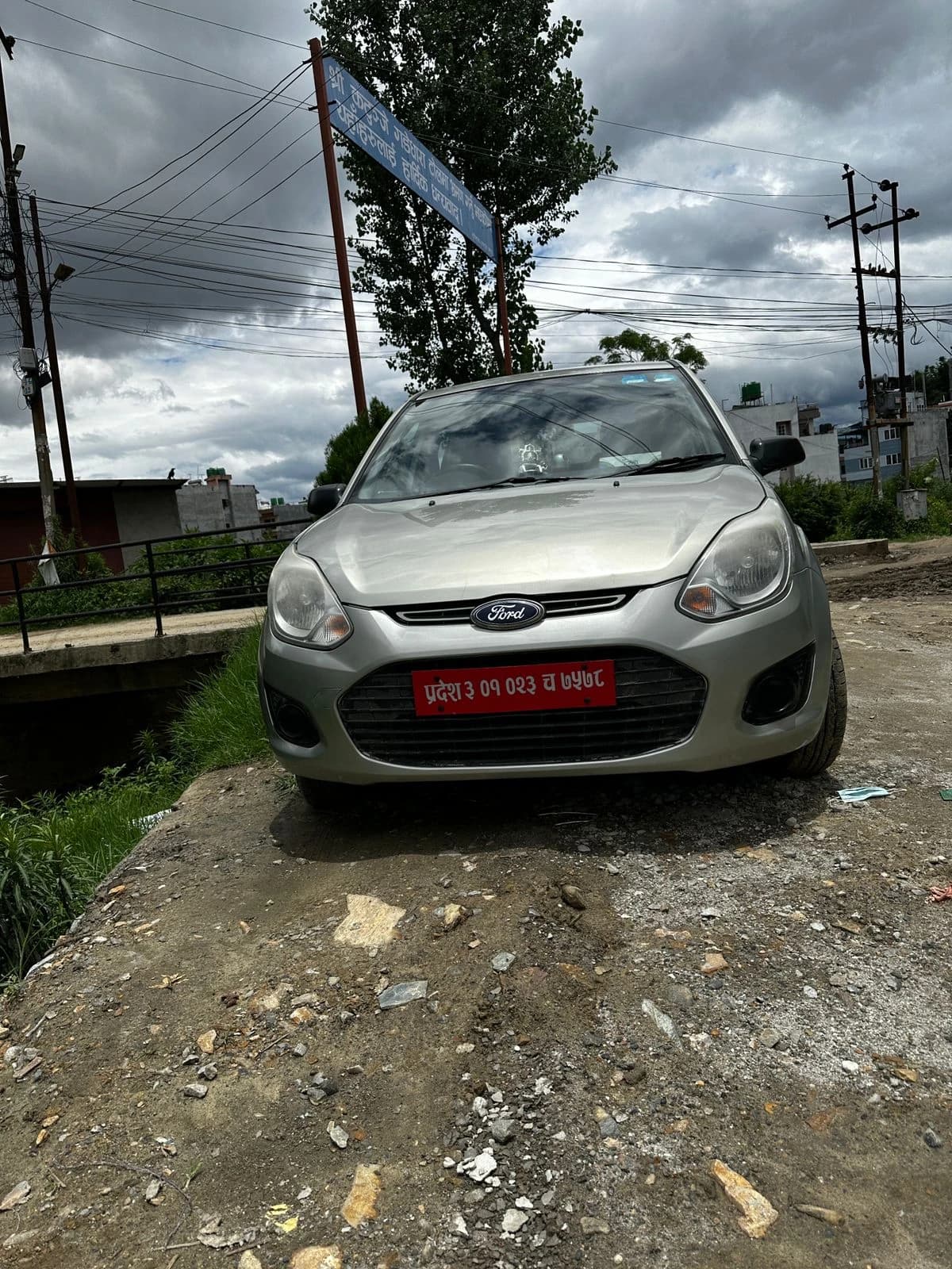2013 Ford Figo-1