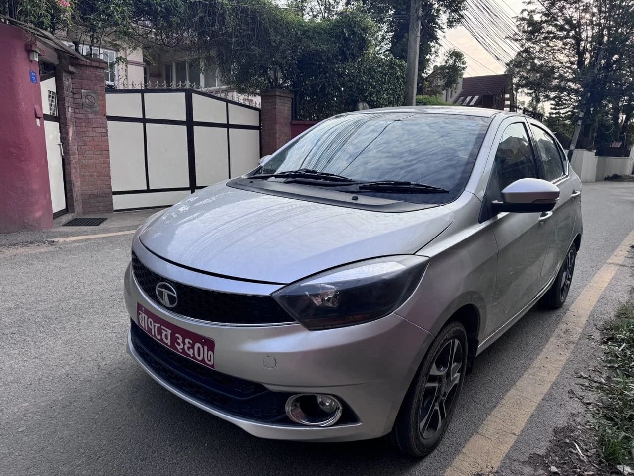 2017 Tata Tigor XZ (O)-2