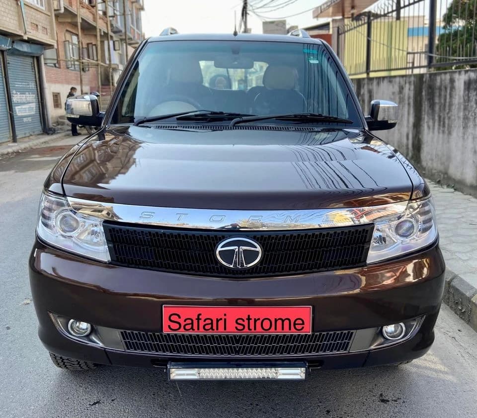 2015 Tata Safari Storme-3