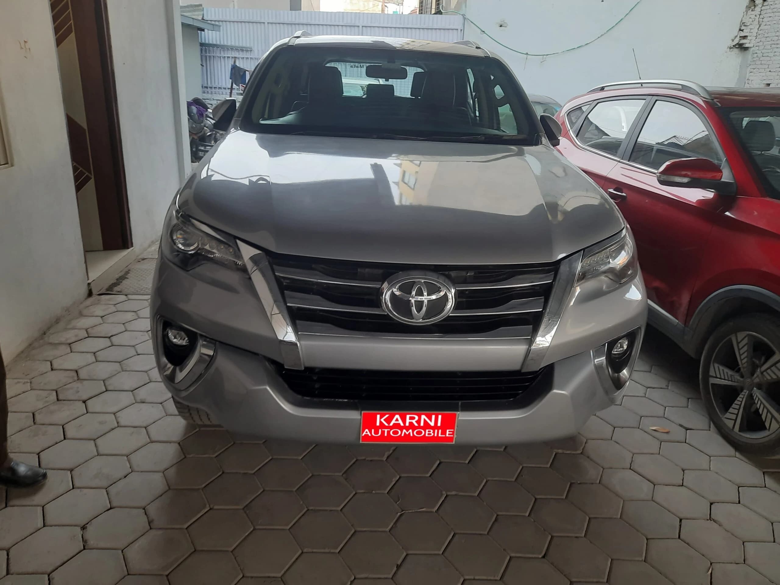 2018 Toyota Fortuner-1