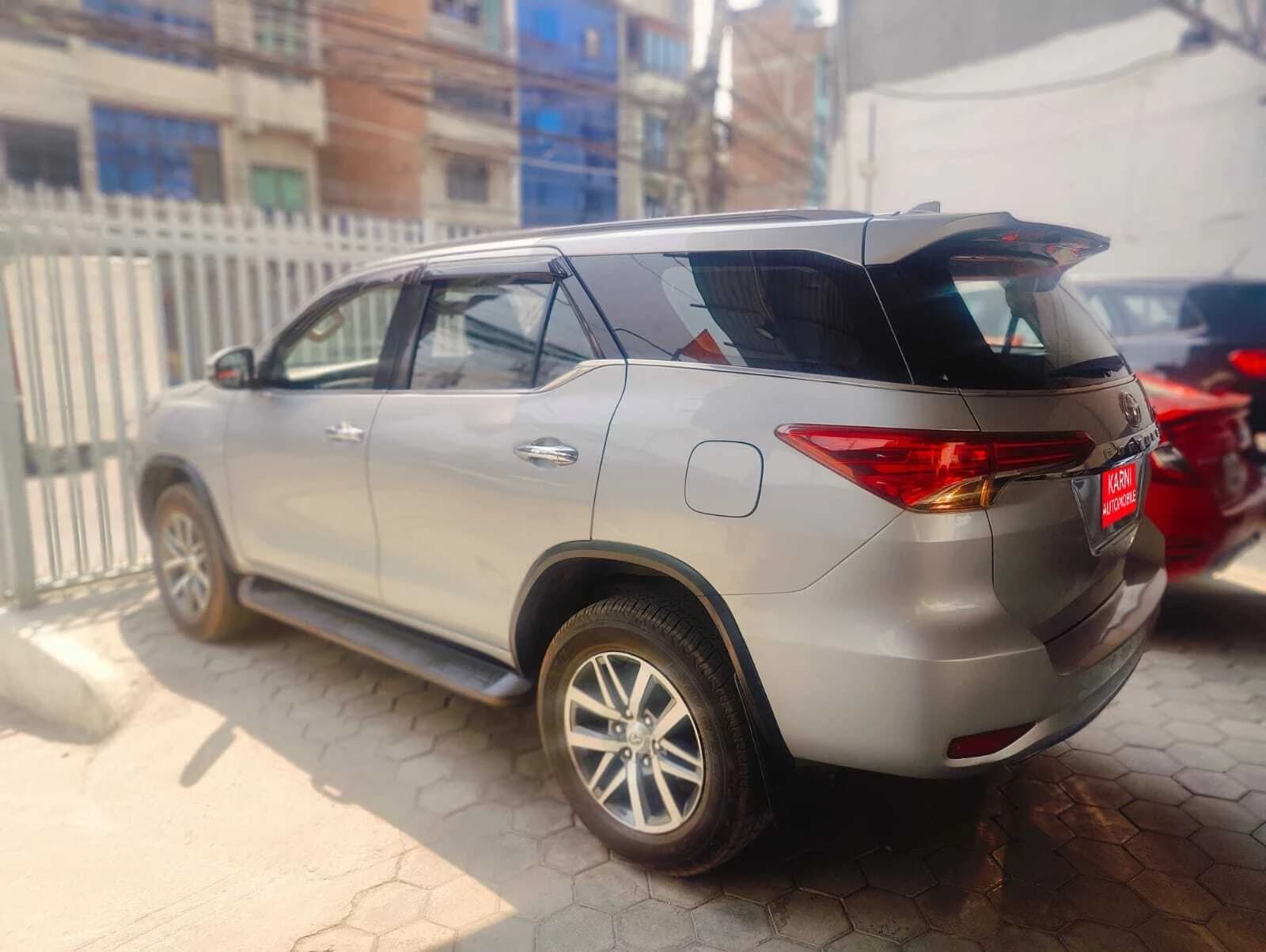 2018 Toyota Fortuner-3
