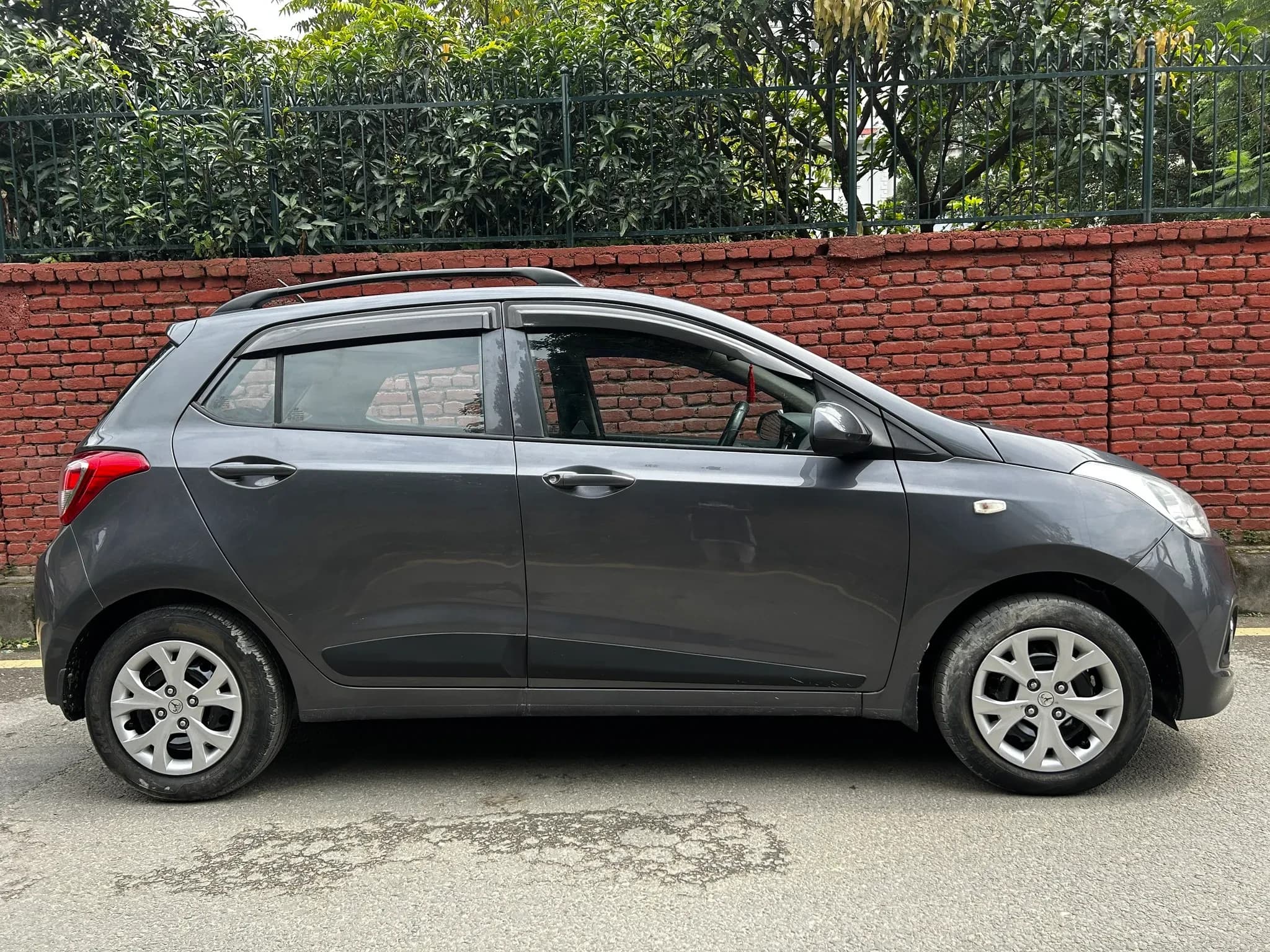 2014 Hyundai Grand i10 Magna-1