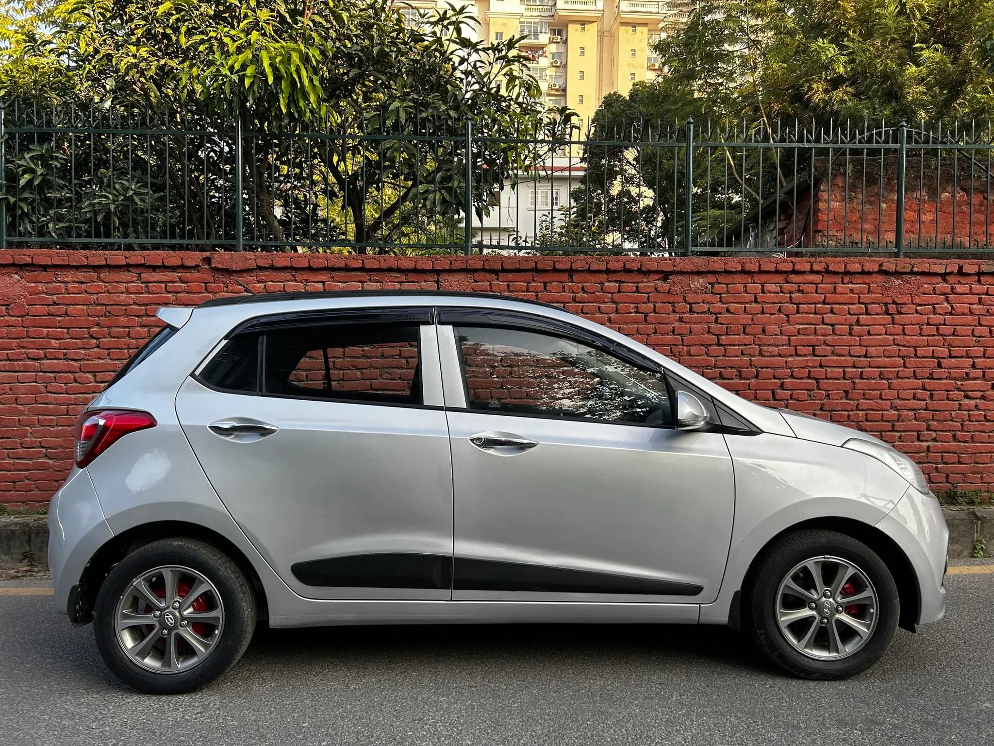 2014 Hyundai Grand i10 Asta-2