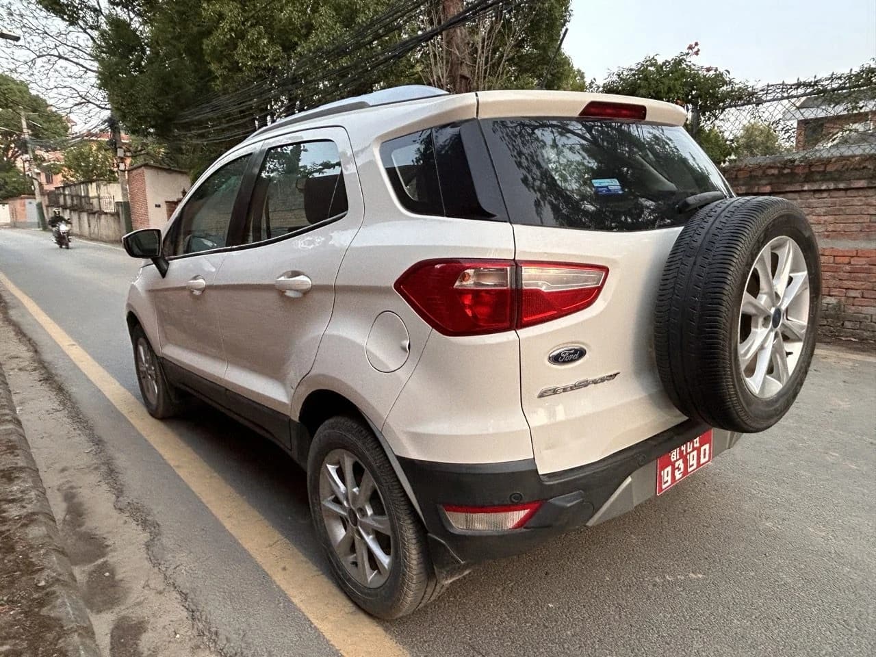 2017 Ford Ecosport Titanium-2